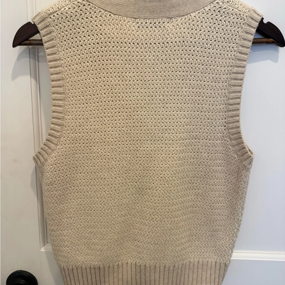Marine Layer Robin Sweater Vest in Seashell, size Small - Picture 6 of 8